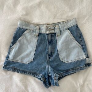 PacSun Women’s Color Block Denim Shorts/ Used Size 27